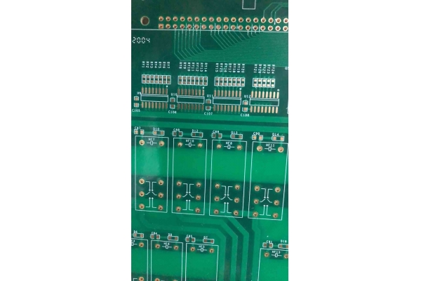SMT貼片代工如何分辨PCB的質量